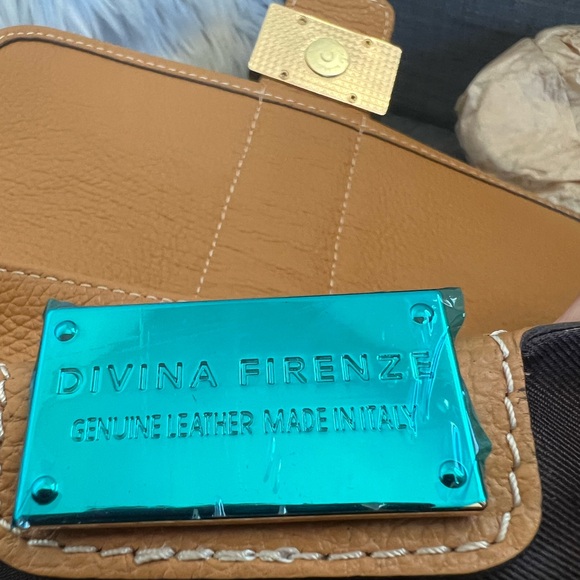 NWT DIVINA FIRENZE LEATHER CROSSBODY FLAP BAG - Picture 8 of 14